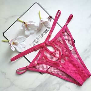 NWT VICTORIA'S SECRET VERY SEXY FISHNET STRING CHEEKY OPEN BACK PANTY IN FOREVER